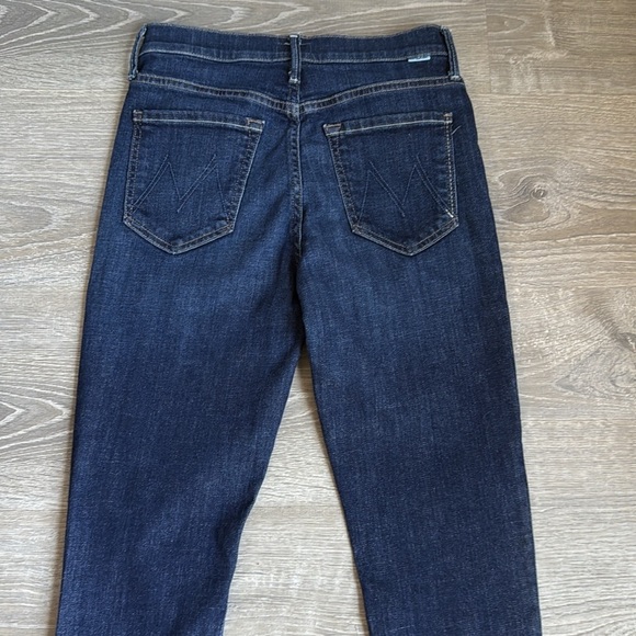 Mother Denim The Cha Cha Fray in Clean Sweep 27 - Picture 11 of 12